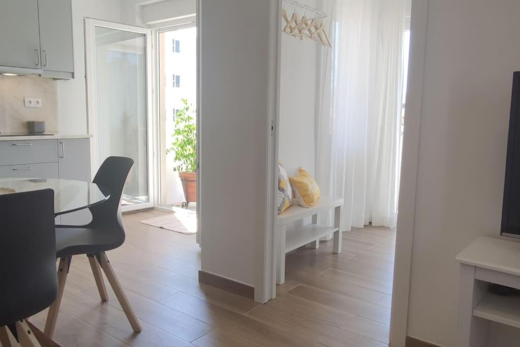 Lovely & Bright Renovated Apt. W/ Balcony In לאגוּ‏ש מראה חיצוני תמונה